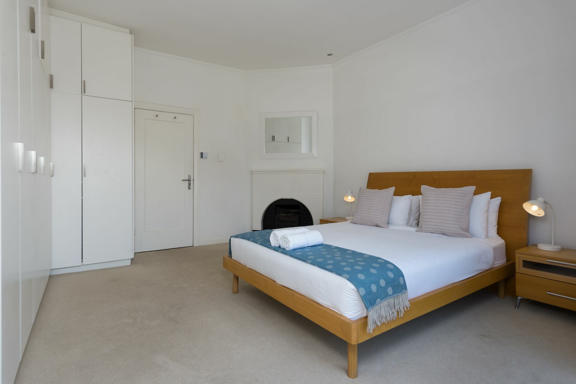 Road 14 Apartment *