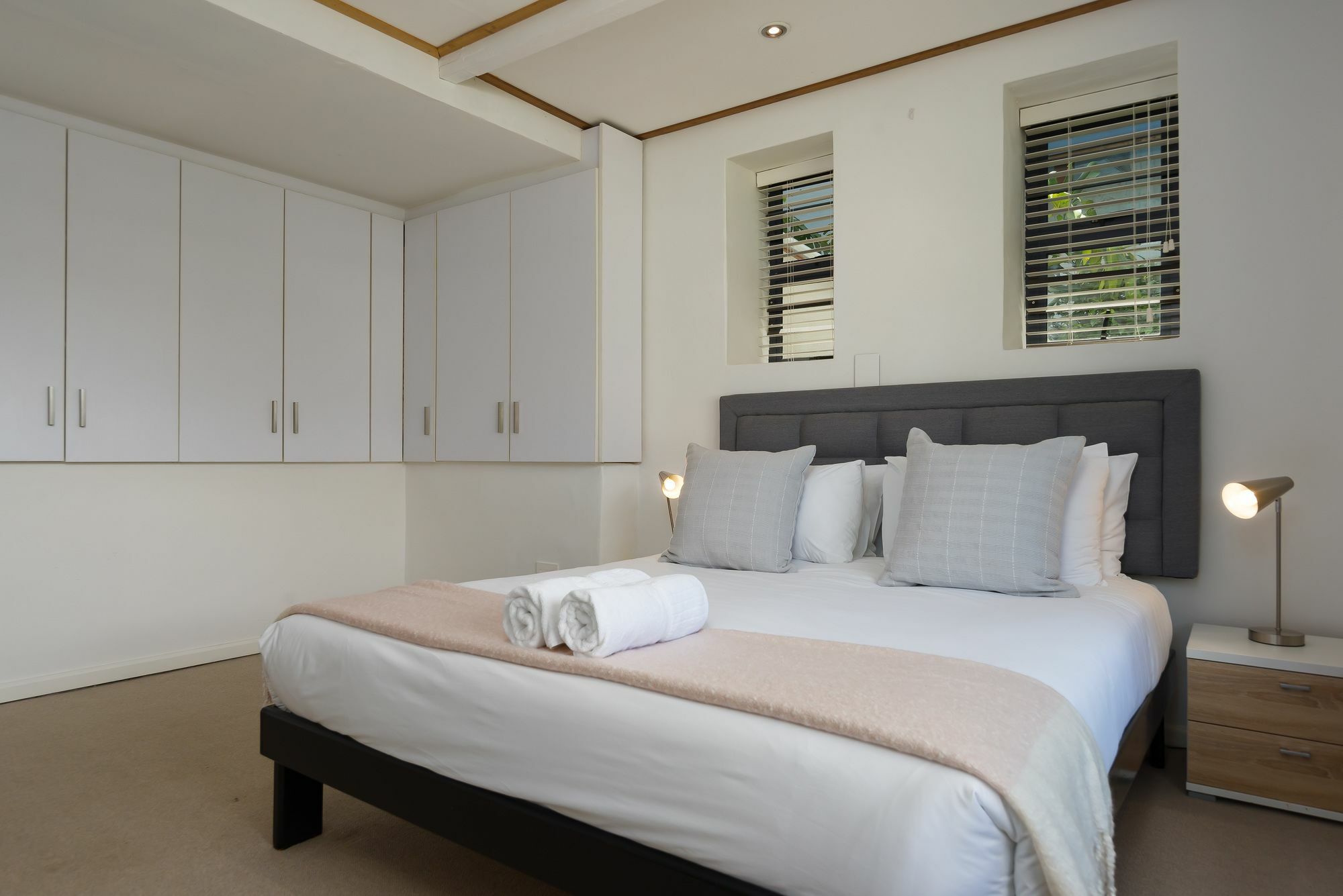 Road 14 Apartment *
